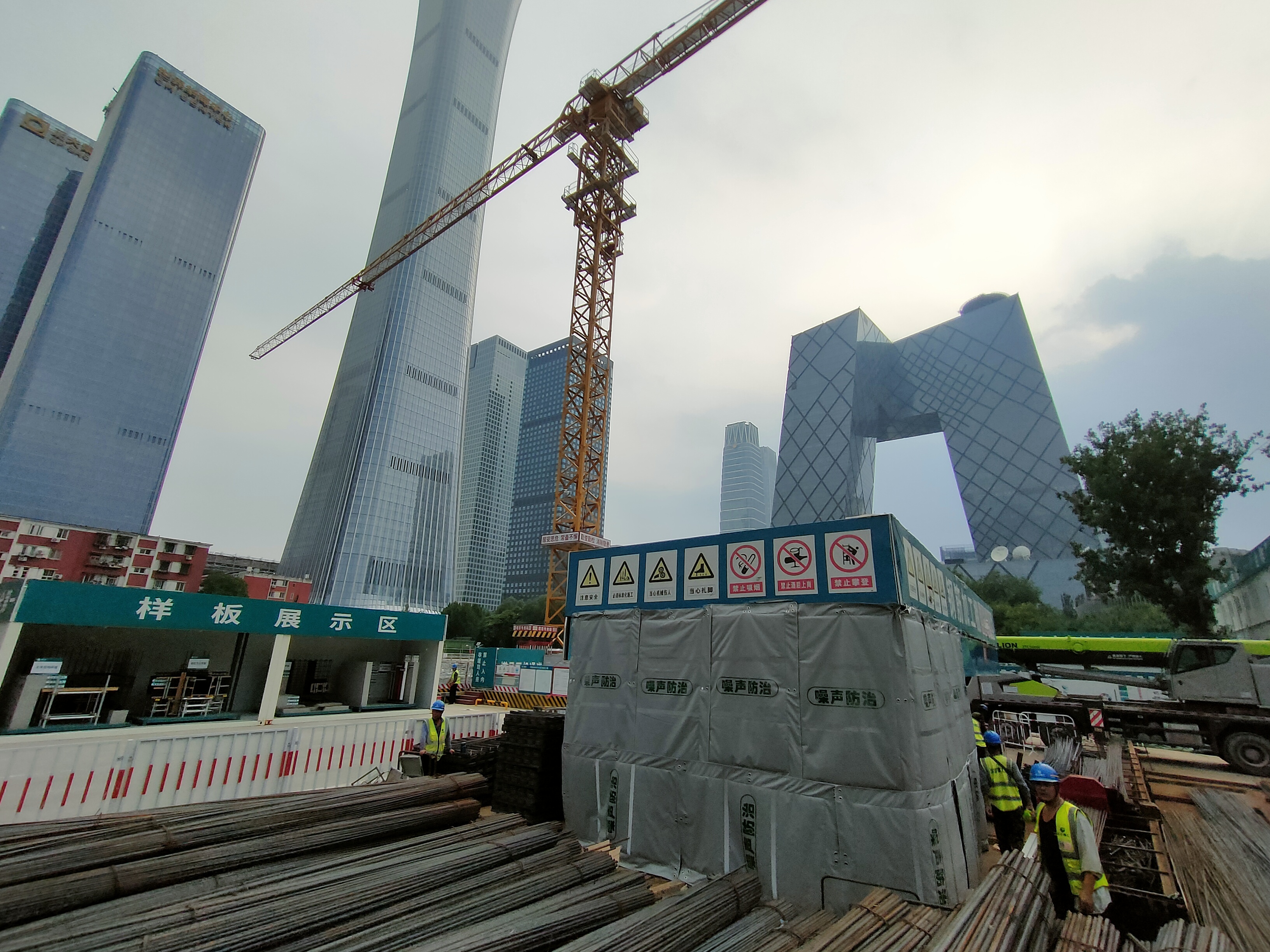 北京某建筑工地隔声降噪软门帘应用(1)
